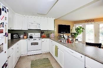 4th image of 3250 Fairfield Ave APT 208
