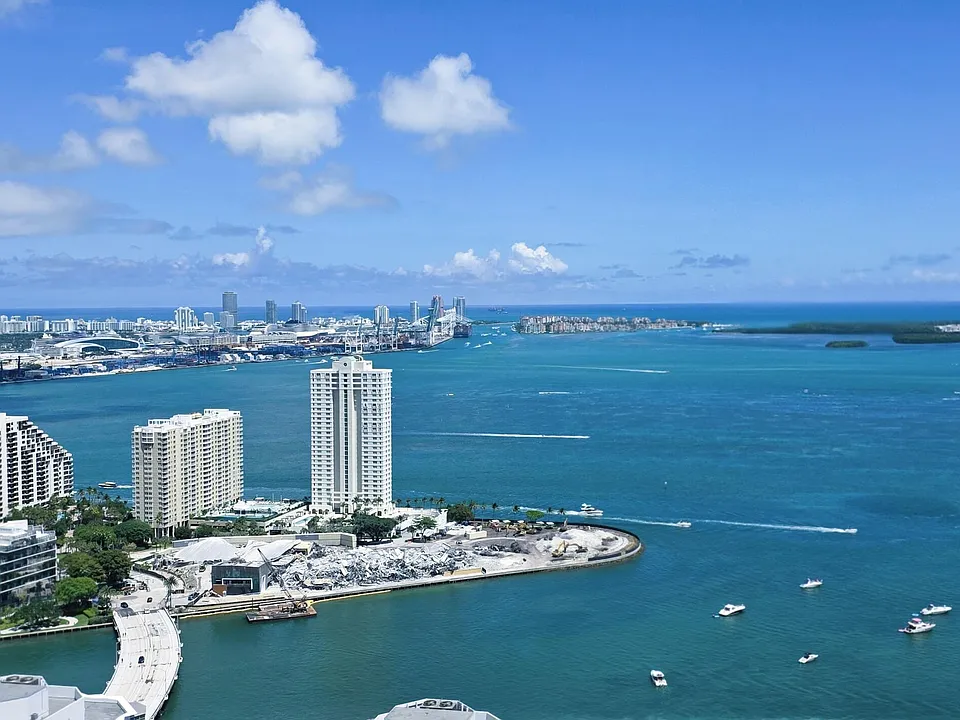 951 Brickell Ave #4308