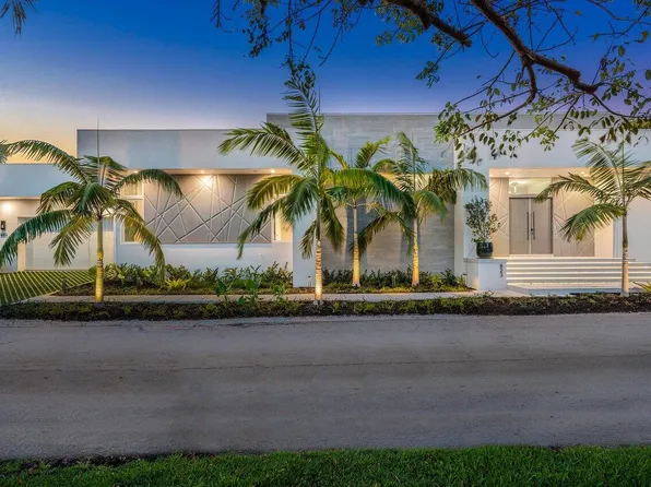 823 W Oyster Lane, Lantana, FL 33462