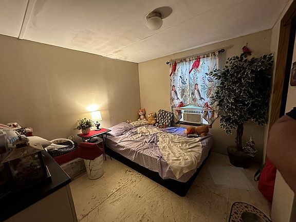 4th image of 25 Dogwood Dr
