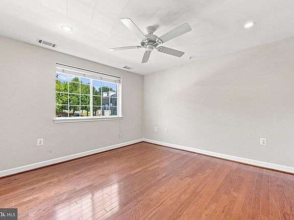 5th image of 4167 S Four Mile Run Dr Unit 301
