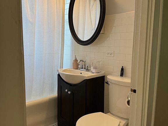 5th image of 804 Elmwood Ave APT 2S