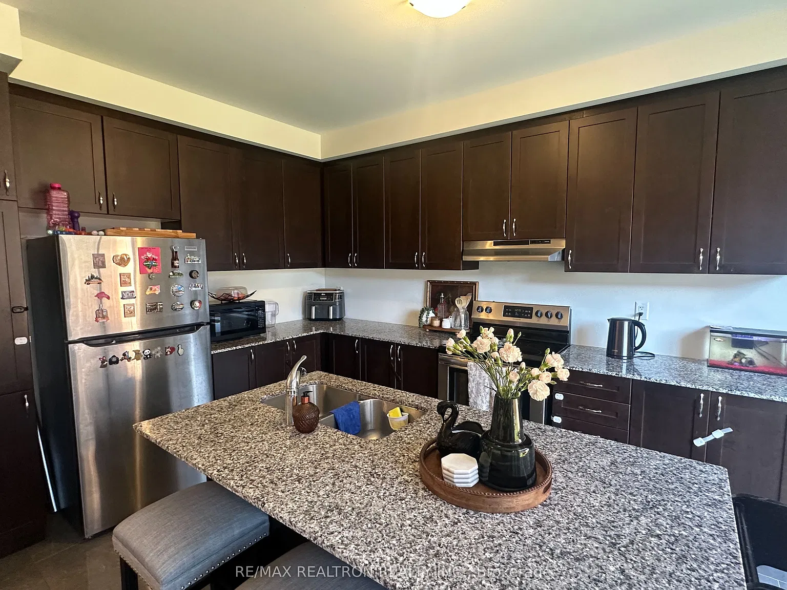 4 bed, $3,300 — Photo 3