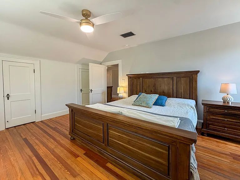 417 SW 10th St — Photo 30