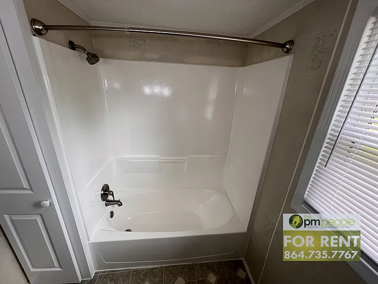 114 Radcliff Dr — Photo 6