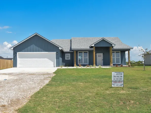 110 McLead, Rockport, TX 78382