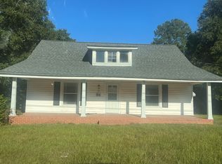 710 N Fulton St, Raeford, NC 28376