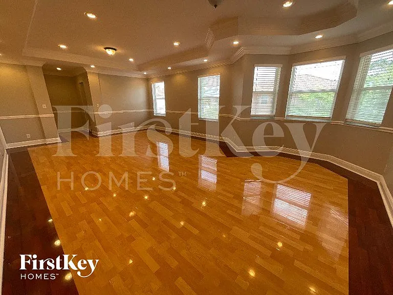 16324 SW 15th St — Photo 11