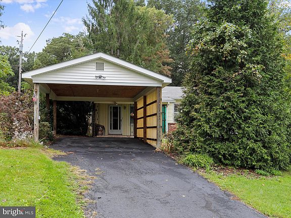 2nd image of 500 Dunmore Ridge Rd