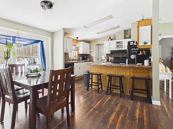 3rd image of 11468 Sherwood Dr