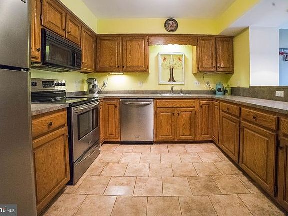 4th image of 1112 Pin Oak Dr
