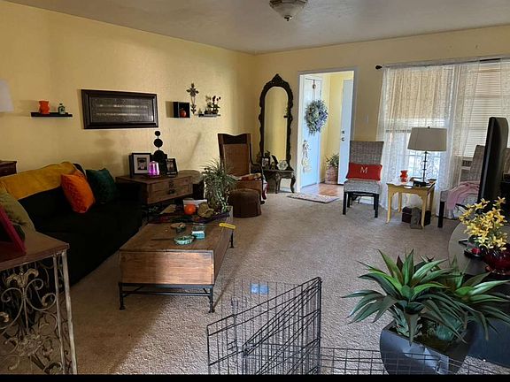 3rd image of 808 NW 36th St