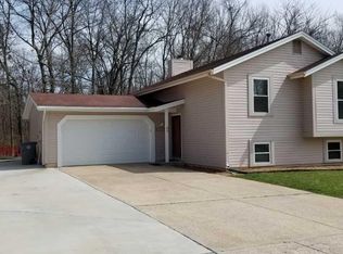 45 Chip Dr, O'Fallon, MO 63366