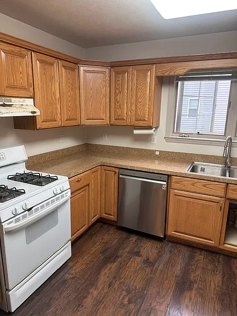 3 bed, $1,850 — Photo 2