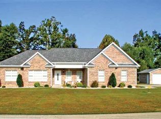 28 Fairway Dr, Benton, KY 42025