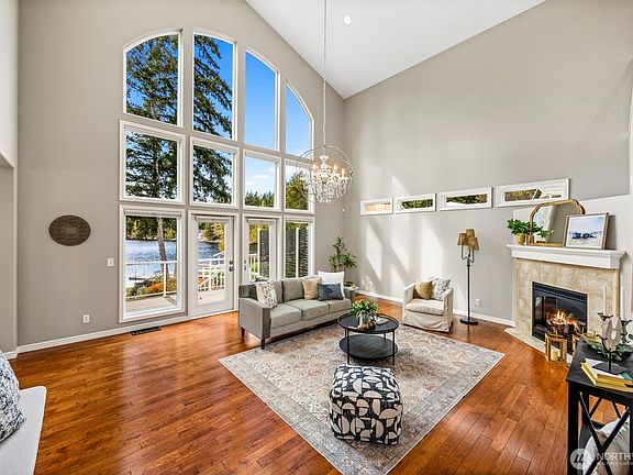 5th image of 4455 Lakeview Court NW
