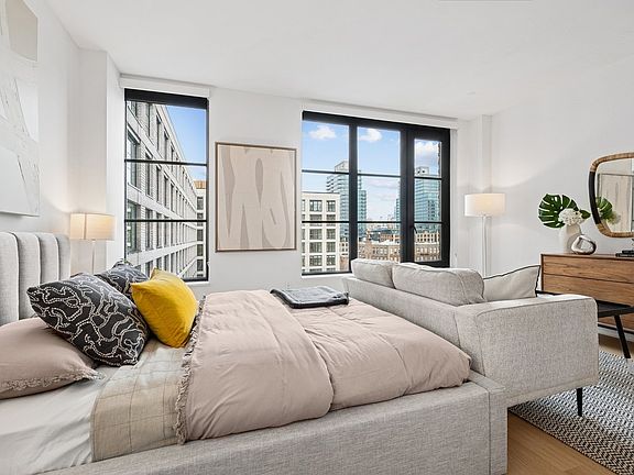 5th image of 499 President St #604