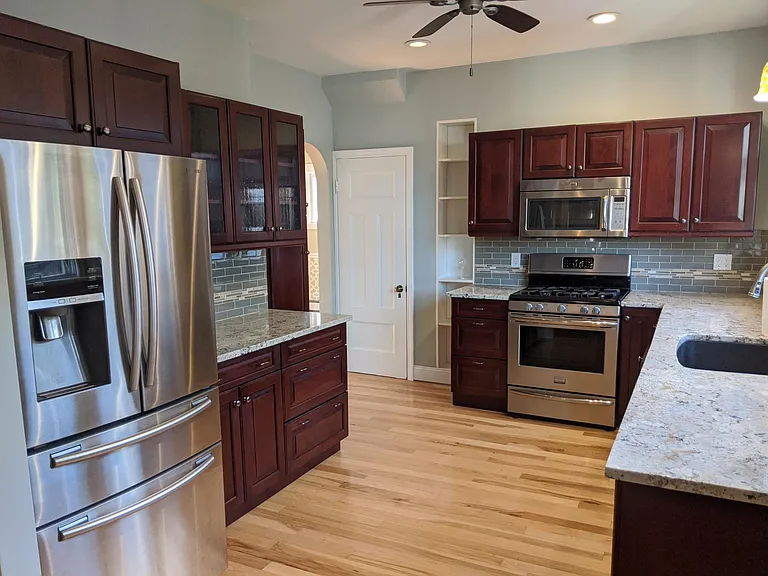1008 Main St #1 — Photo 1