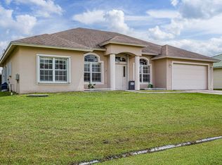 581 SW Grove Ave, Port Saint Lucie, FL 34983