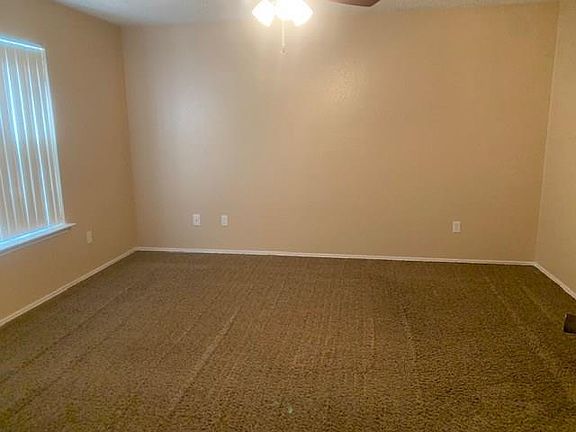 3rd image of 2301 Darwin Cir