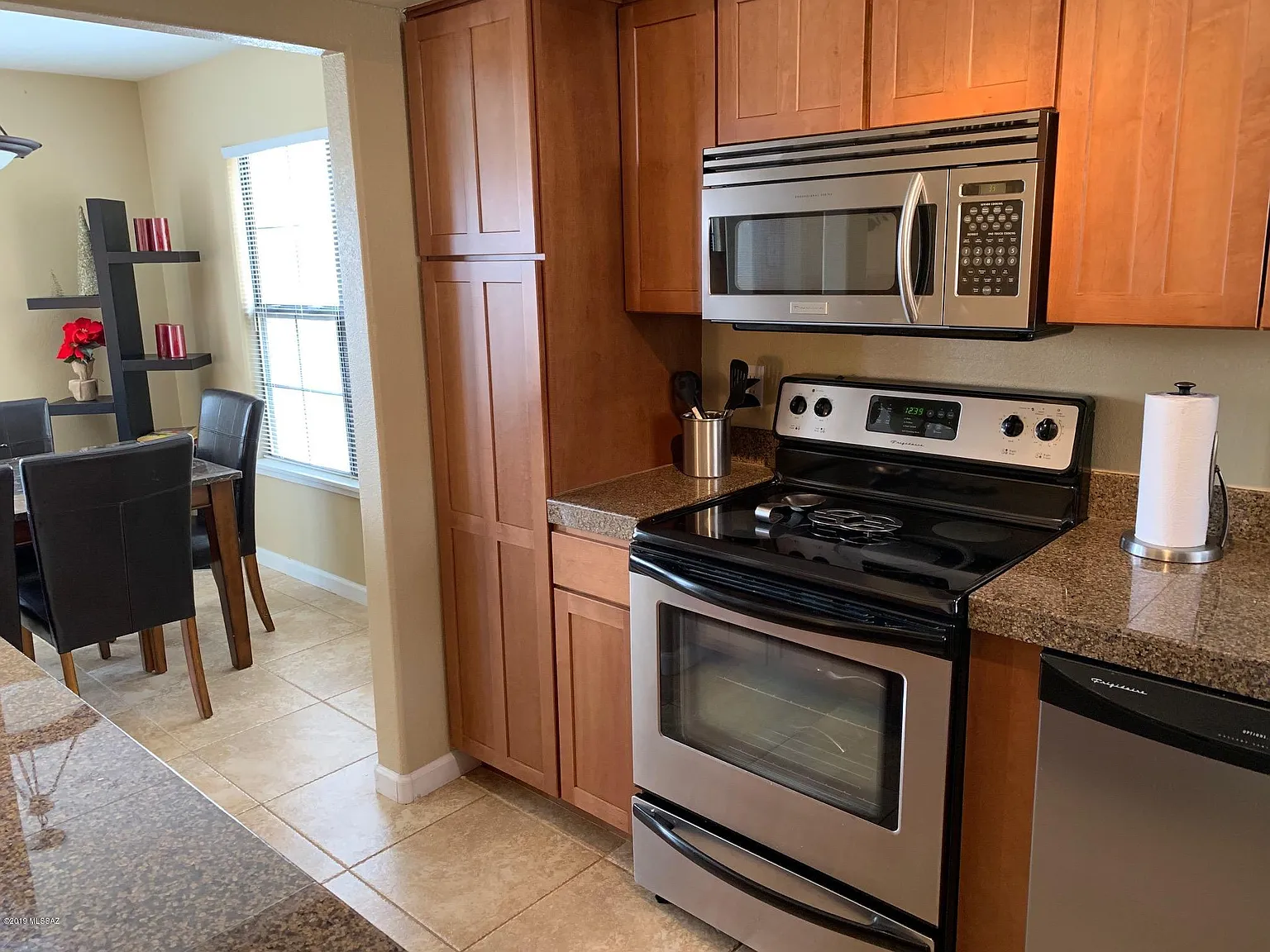 2 bed, 2.0 bath, 1076 sqft, $1,700 — Photo 4