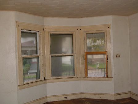 3rd image of 1240 N Lockwood Ave