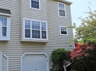 511 Harbour Ridge Ln, Downingtown, PA 19335