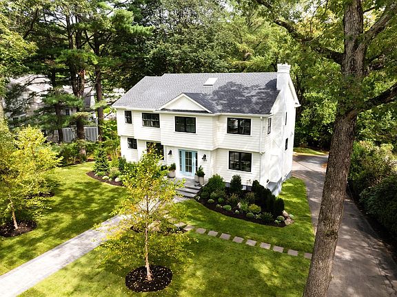 2nd image of 209 Bristol Rd