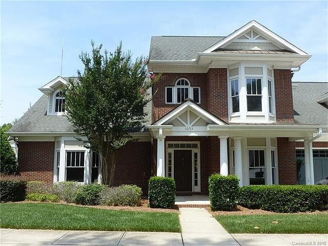 1st image of 1053 The Glen St #3