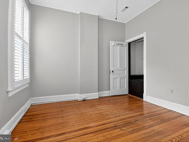 1319 Massachusetts Ave SE — Photo 15