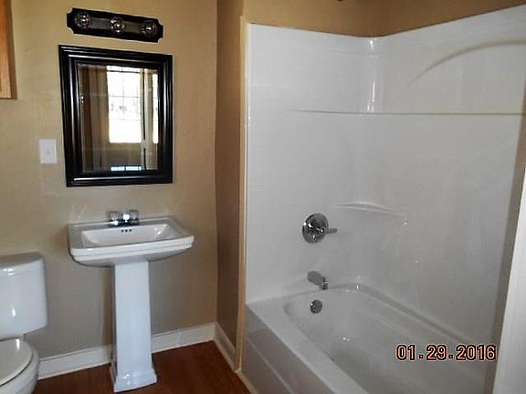 3rd image of 308 E Plummer St