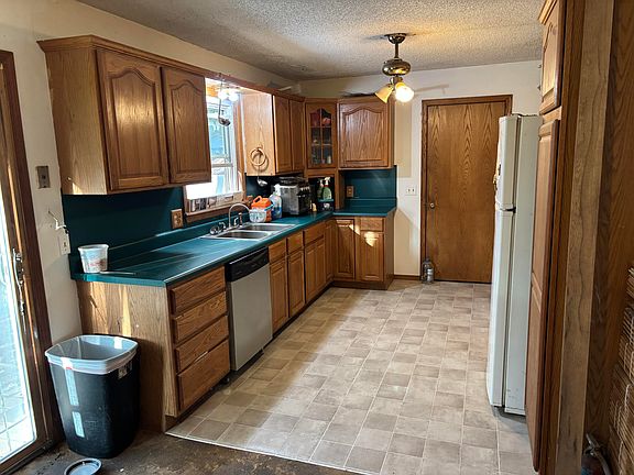 3rd image of 1011 W Crestview Lane