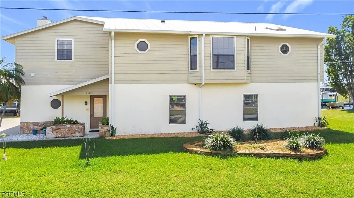 3 bed, 2.0 bath, 3300 sqft, $2,500 — Photo 4
