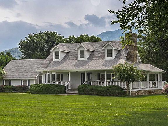 3rd image of 3539 Hiley Dr