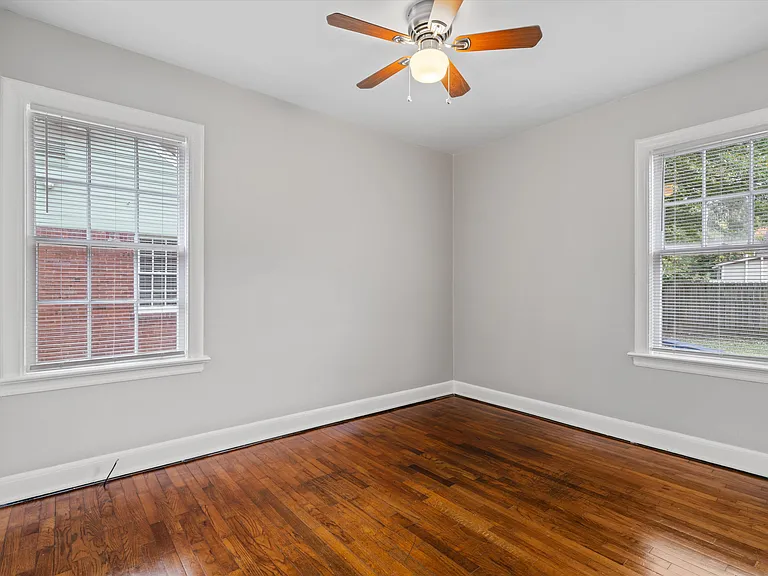 711 Goodman St — Photo 17