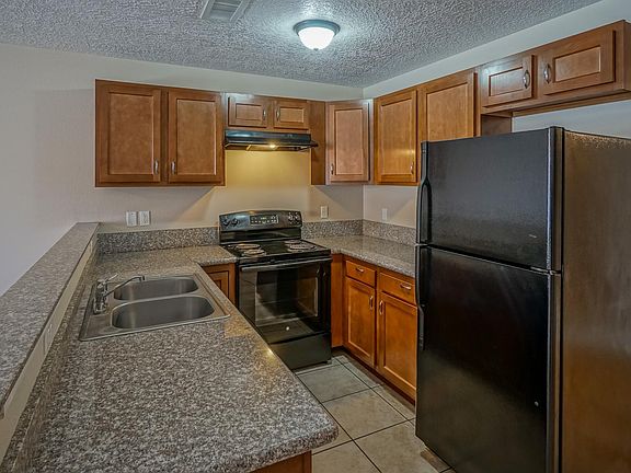 4th image of 248 Lucas Ln APT B