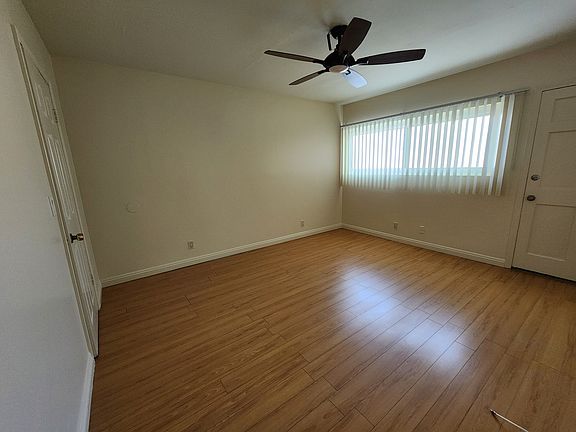 3rd image of 16551 Regina Cir