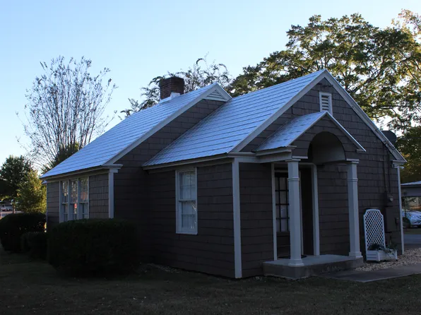 200 Magnolia Ct, Trussville, AL 35173