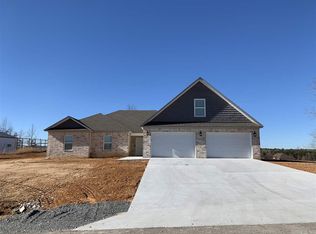2013 Creekwood Dr, Bauxite, AR 72011