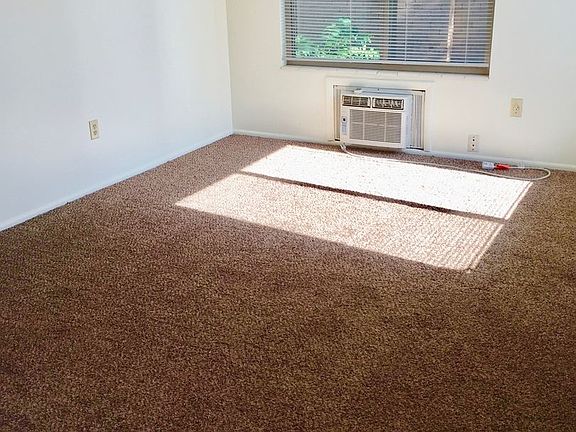 3rd image of 1121 E 500 S APT 1