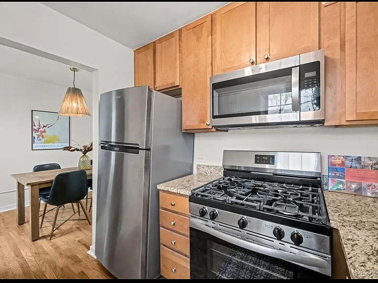 2828 N Jasmine St — Photo 10