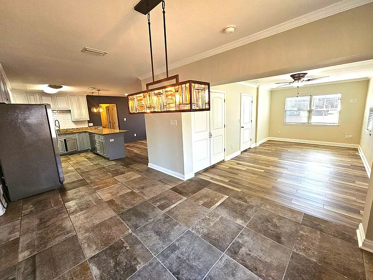 106 N Macarthur Ave — Photo 8