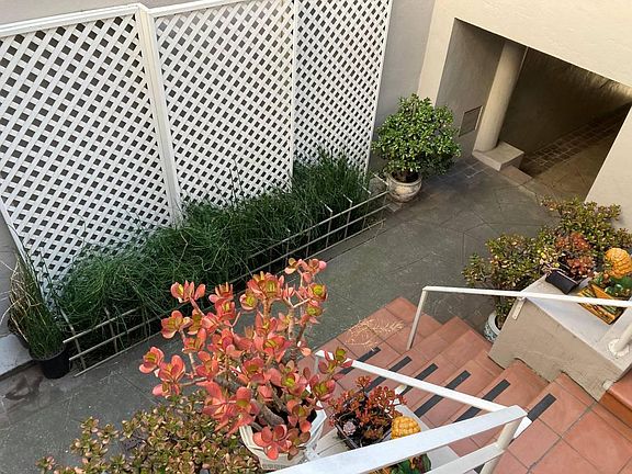 4th image of 2016 Laguna St #3