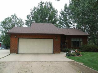 4121 County Road 19 S, Minot, ND 58701