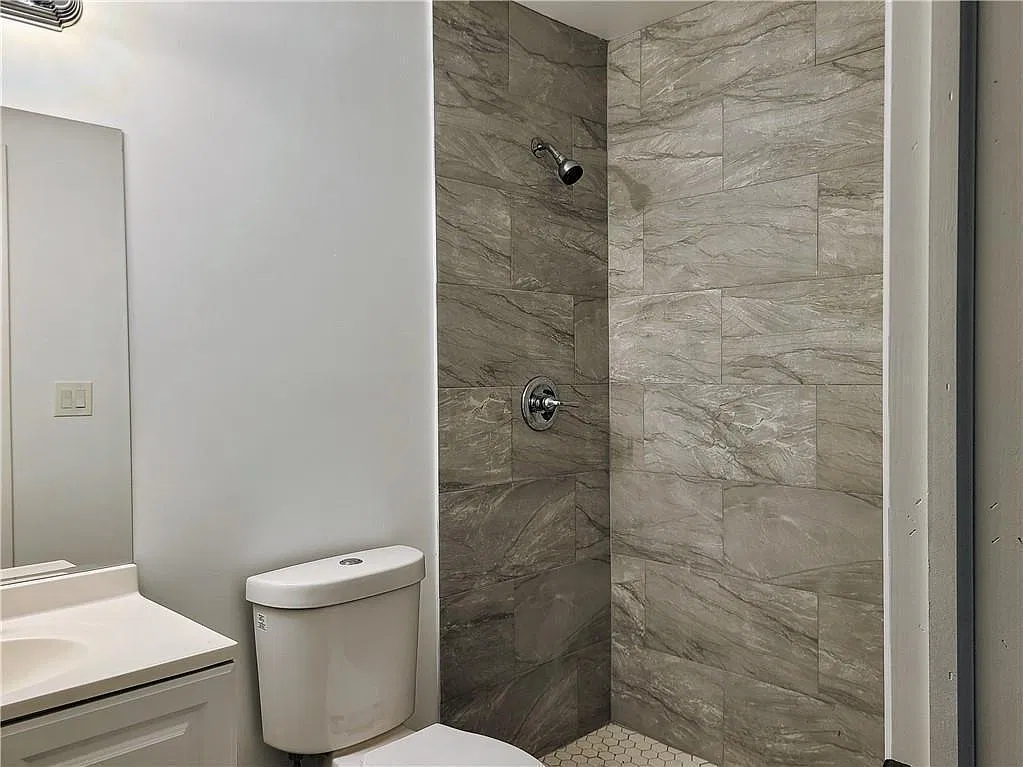 2 bed, 2.0 bath, 14920 sqft, $1,895 — Photo 4