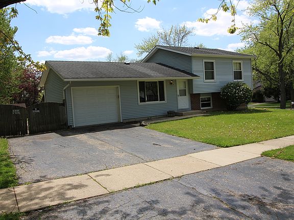 3rd image of 601 Cumberland Ln