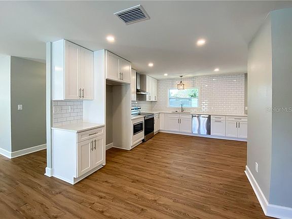 5th image of 4115 Bradley Ave