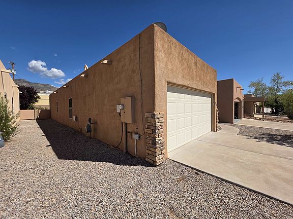 2nd image of 2645 Las Alturas Ct