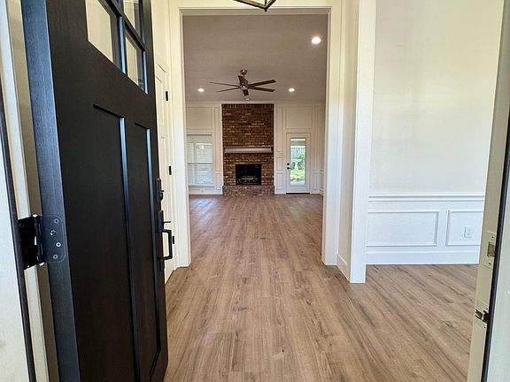 4th image of 8958 Hialeah Cir N