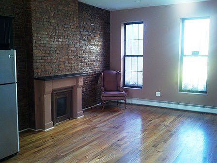 2nd image of 1150 Putnam Ave #1